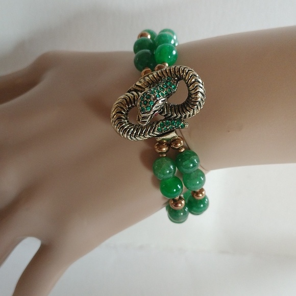 VINTAGE FAUX GREEN JADE SNAKE BRACELET 8" LONG DOUBLE STRANDS FAUX DIAMOND CLASP - Picture 1 of 7